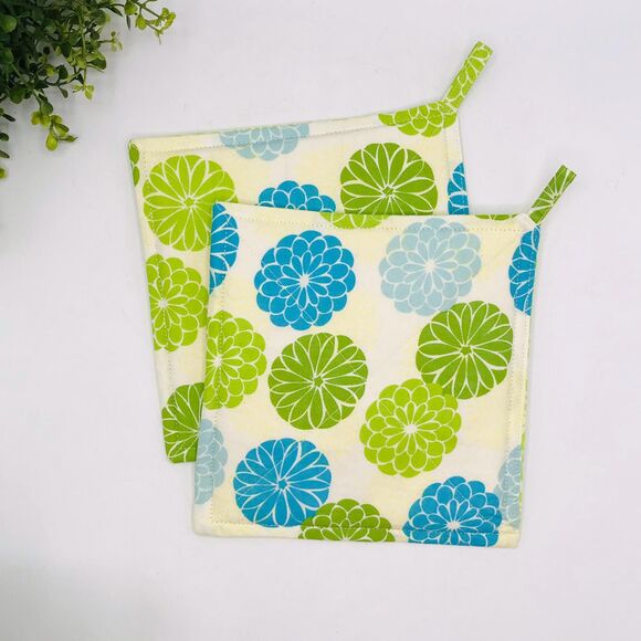 2 Oven Mitts and 2 Potholders, Teal Dahlias, 4 Piece Baking Gift Set - Picture 3 of 5